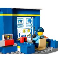 Конструктор LEGO City 60370 Побег из полицейского участка - Изображение №5 — Chaika Market