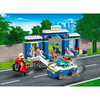 Конструктор LEGO City 60370 Побег из полицейского участка - Изображение №11 — Chaika Market