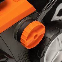 Скарификатор-аэратор Daewoo Power DSC 3842Li Set (с 2-мя АКБ) - Изображение №8 — Chaika Market