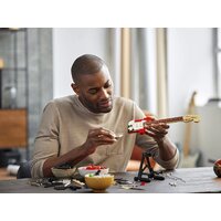 Конструктор LEGO Ideas 21329 Fender Stratocaster - Изображение №23 — Chaika Market