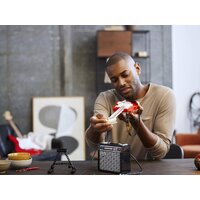 Конструктор LEGO Ideas 21329 Fender Stratocaster - Изображение №15 — Chaika Market