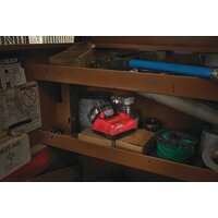 Зарядное устройство Milwaukee M12-18 FC (12-18В) - Изображение №2 — Chaika Market