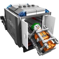 Конструктор LEGO 10937 Batman: Arkham Asylum Breakout - Изображение №6 — Chaika Market