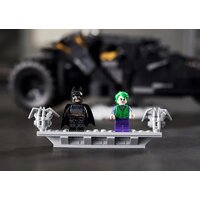 Конструктор LEGO DC Batman 76240 Бэтмобиль Тумблер - Изображение №18 — Chaika Market