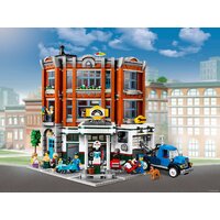 Конструктор LEGO Creator 10264 Гараж на углу - Изображение №20 — Chaika Market