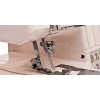 Коверлок Merrylock 5550A - Изображение №2 — Chaika Market
