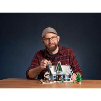 Конструктор LEGO Creator Expert 10293 В ожидании Санты - Изображение №19 — Chaika Market