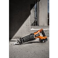 Сабельная пила AEG Powertools BUS 18BL2-0 4935478941 (без АКБ) - Изображение №6 — Chaika Market