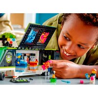 Конструктор LEGO City 60388 Геймерский грузовик для турниров - Изображение №7 — Chaika Market