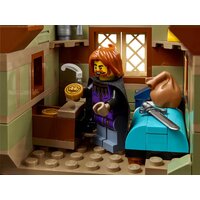 Конструктор LEGO Icons 10332 Средневековая городская площадь - Изображение №8 — Chaika Market