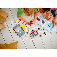 Конструктор LEGO City 60375 Пожарная часть и пожарная машина - Изображение №10 — Chaika Market