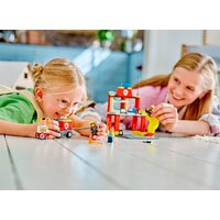 Конструктор LEGO City 60375 Пожарная часть и пожарная машина - Изображение №8 — Chaika Market