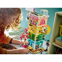Конструктор LEGO Friends 41748 Общественный центр Хартлейк-Сити - Изображение №3 — Chaika Market