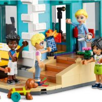Конструктор LEGO Friends 41748 Общественный центр Хартлейк-Сити - Изображение №5 — Chaika Market