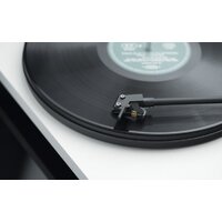 Виниловый проигрыватель Pro-Ject Primary E Phono (белый) - Изображение №2 — Chaika Market