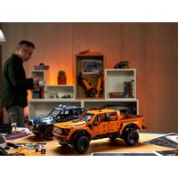 Конструктор LEGO Technic 42126 Ford F-150 Raptor - Изображение №18 — Chaika Market