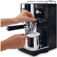 Рожковая кофеварка DeLonghi EC 820.B - Изображение №3 — Chaika Market