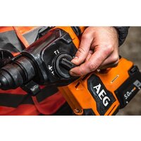 Перфоратор AEG Powertools BBH 18BL2-0 4935480697 (без АКБ) - Изображение №3 — Chaika Market