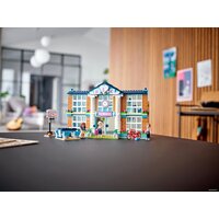 Конструктор LEGO Friends 41682 Школа Хартлейк Сити - Изображение №21 — Chaika Market