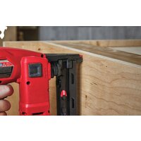 Степлер Milwaukee M18 FNCS18GS-0X 4933471942 (без АКБ) - Изображение №5 — Chaika Market