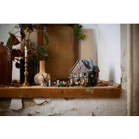Конструктор LEGO Ideas 21341 Фокус-Покус: Коттедж сестер Сандерсон - Изображение №20 — Chaika Market
