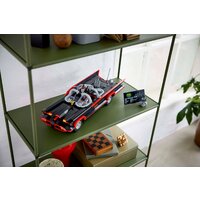 Конструктор LEGO Batman 76328 Классический телесериал Бэтмобиль - Изображение №10 — Chaika Market