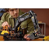 Конструктор LEGO Technic 42215 Гибридный экскаватор Volvo EC500 - Изображение №9 — Chaika Market