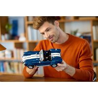 Конструктор LEGO Icons 10357 Shelby Cobra 427 S/C - Изображение №10 — Chaika Market