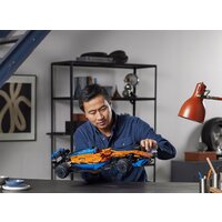 Конструктор LEGO Technic 42141 Гоночный автомобиль McLaren Formula 1 - Изображение №4 — Chaika Market