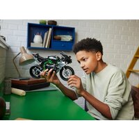 Конструктор LEGO Technic 42170 Мотоцикл Kawasaki Ninja H2R - Изображение №5 — Chaika Market