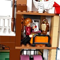 Конструктор LEGO Harry Potter 75980 Нападение на Нору - Изображение №8 — Chaika Market