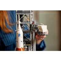 Конструктор LEGO Icons 10341 Космическая пусковая система NASA Artemis - Изображение №12 — Chaika Market