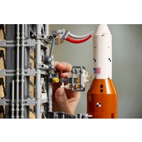 Конструктор LEGO Icons 10341 Космическая пусковая система NASA Artemis - Изображение №14 — Chaika Market