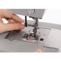 Электромеханическая швейная машина Singer 4432 Heavy Duty - Изображение №2 — Chaika Market