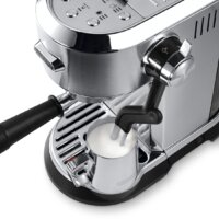 Рожковая кофеварка DeLonghi Dedica Maestro Plus EC950.M - Изображение №5 — Chaika Market