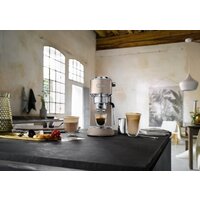 Рожковая кофеварка DeLonghi Dedica Arte EC885.BG - Изображение №7 — Chaika Market