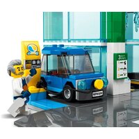 Конструктор LEGO City 60292 Центр города - Изображение №12 — Chaika Market