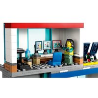 Конструктор LEGO City 60371 Штаб аварийных транспортных средств - Изображение №4 — Chaika Market