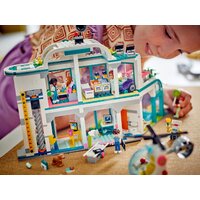 Конструктор LEGO Friends 42621 Городская больница Хартлейк - Изображение №11 — Chaika Market