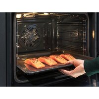 Электрический духовой шкаф Electrolux SteamBake 800 LOB8S39WZ - Изображение №5 — Chaika Market