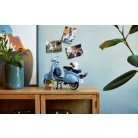 Конструктор LEGO Creator Expert 10298 Vespa 125 - Изображение №8 — Chaika Market