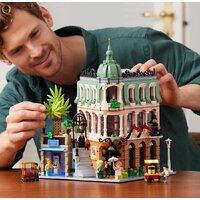 Конструктор LEGO Creator Expert 10297 Бутик-отель - Изображение №5 — Chaika Market