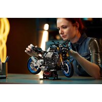Конструктор LEGO Technic 42159 Yamaha MT-10 SP - Изображение №8 — Chaika Market
