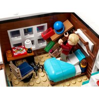 Конструктор LEGO Ideas 21330 Один дома - Изображение №24 — Chaika Market