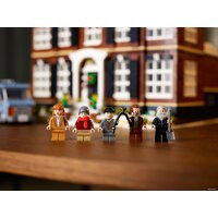 Конструктор LEGO Ideas 21330 Один дома - Изображение №43 — Chaika Market