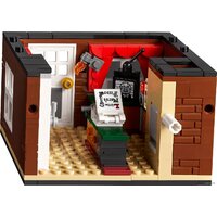 Конструктор LEGO Ideas 21330 Один дома - Изображение №33 — Chaika Market