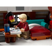 Конструктор LEGO Ideas 21330 Один дома - Изображение №36 — Chaika Market