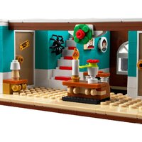 Конструктор LEGO Ideas 21330 Один дома - Изображение №35 — Chaika Market
