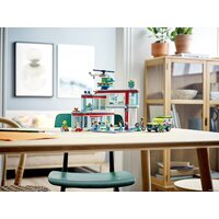 Конструктор LEGO City 60330 Больница - Изображение №3 — Chaika Market