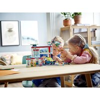 Конструктор LEGO City 60330 Больница - Изображение №24 — Chaika Market